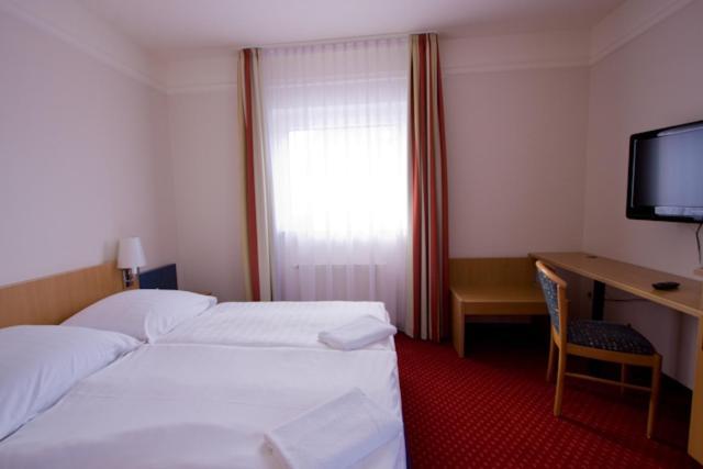 Hotel Jacobsberg Oschersleben Esterno foto